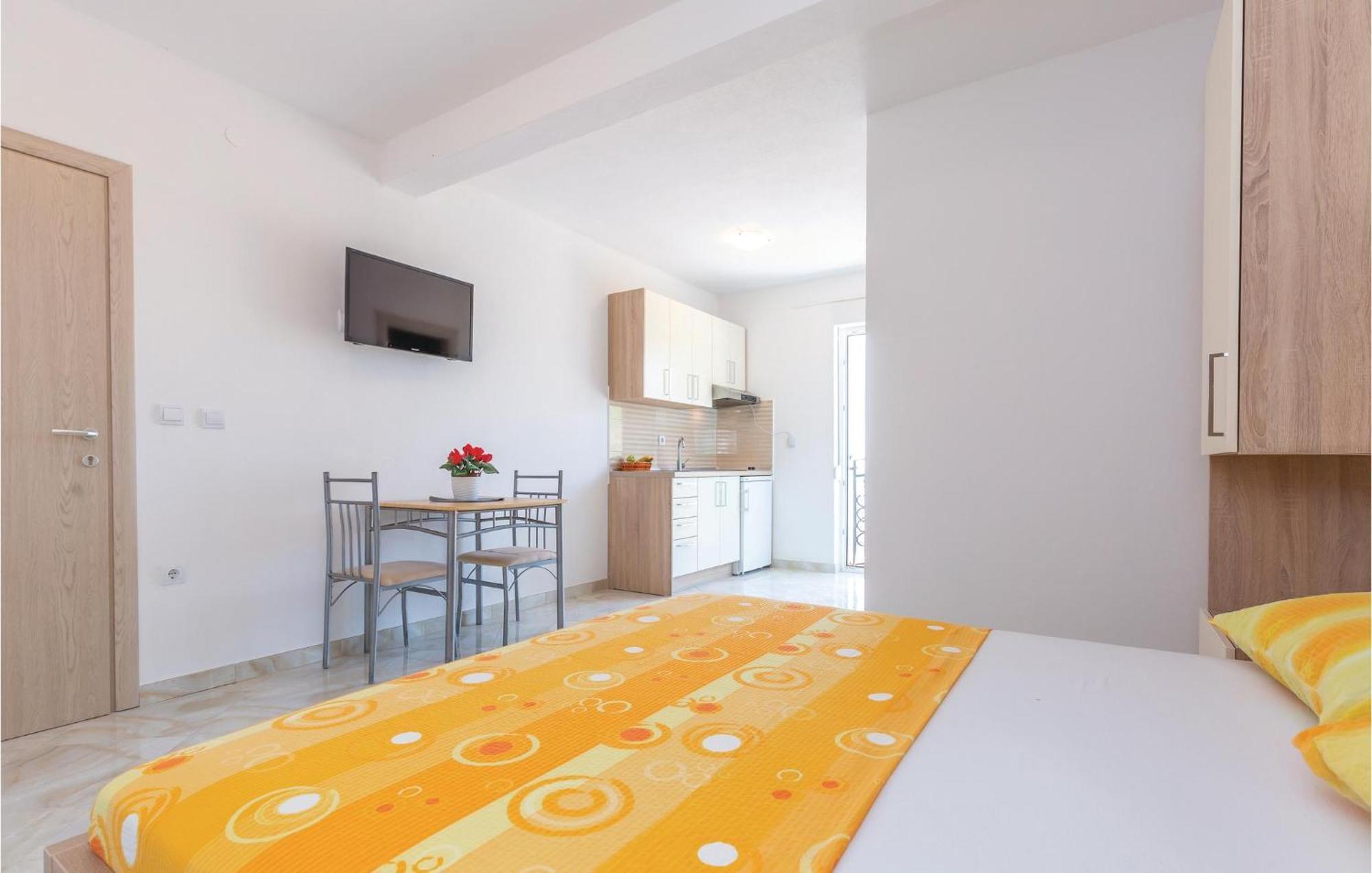 Nice Studio In Krvavica With Kitchen Exterior foto
